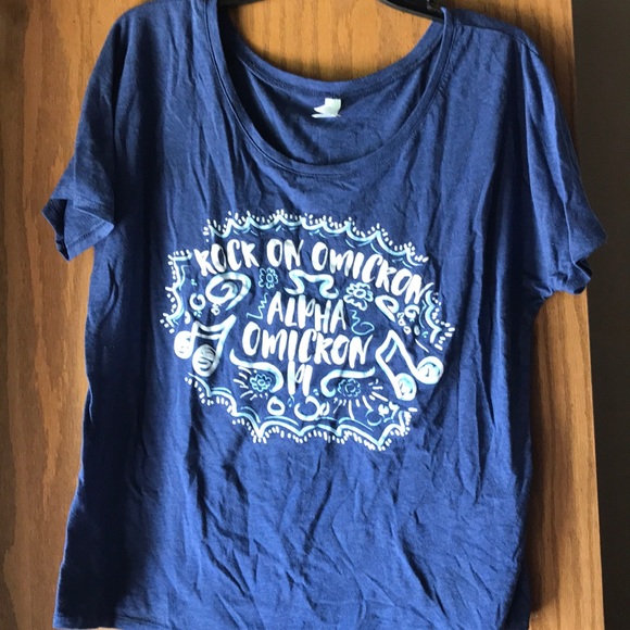 Tops - AOII ROO T-shirt